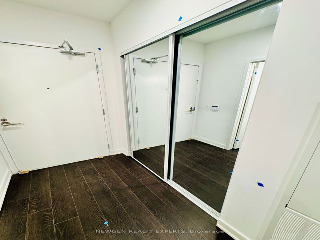 705 - 238 Simcoe St
