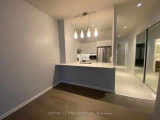 1011 - 7 King St E