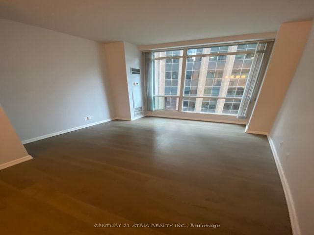 1011 - 7 King St E