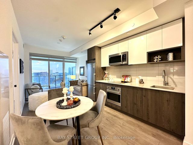 1603 - 5 Defries St S