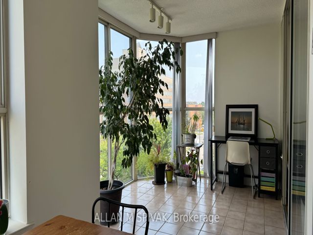 504 - 271 Ridley Blvd