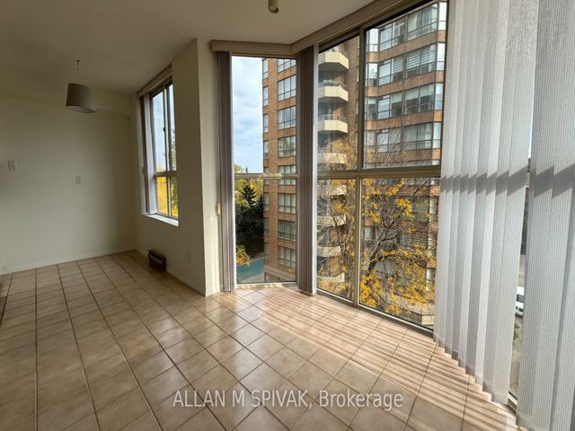 504 - 271 Ridley Blvd