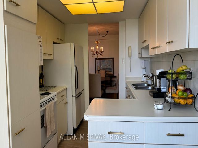 504 - 271 Ridley Blvd