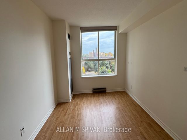 504 - 271 Ridley Blvd