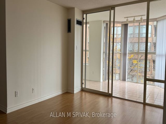 504 - 271 Ridley Blvd