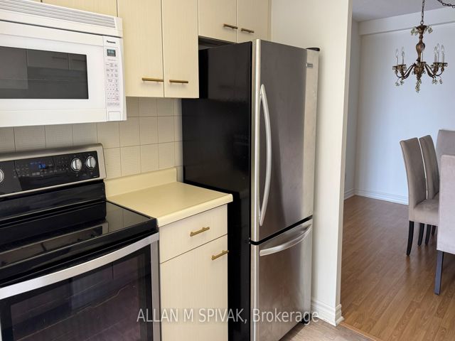 504 - 271 Ridley Blvd