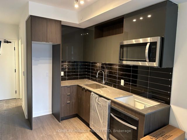318 - 135 Lower Sherbourne