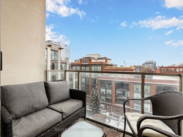703 - 18 Beverley St
