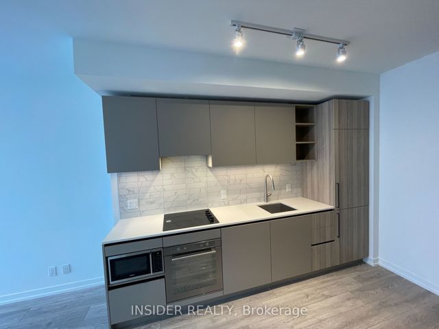 2912 - 55 Mercer St