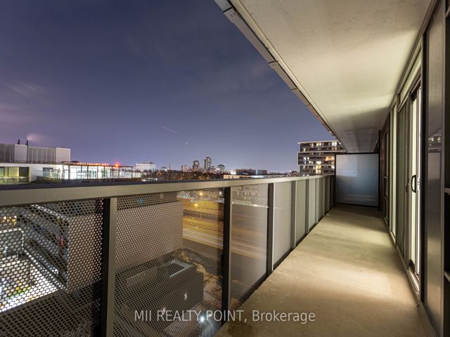 902 - 120 Varna Dr