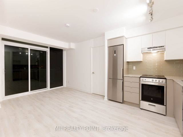 902 - 120 Varna Dr