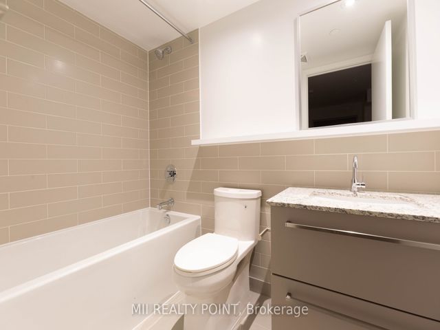 902 - 120 Varna Dr