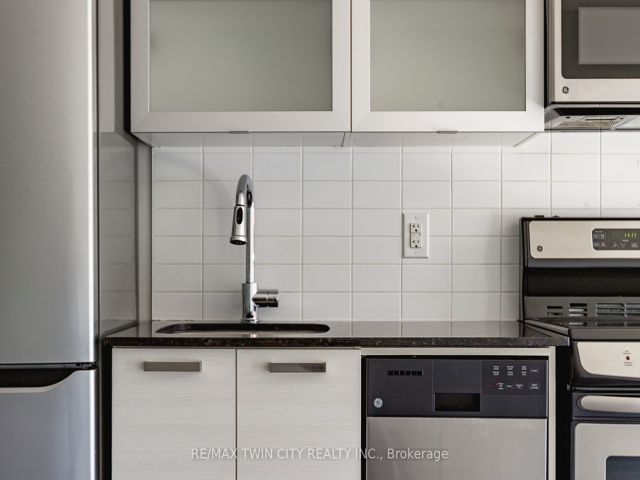507E - 36 Lisgar St