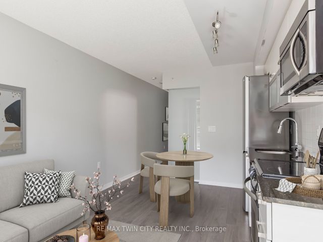 507E - 36 Lisgar St