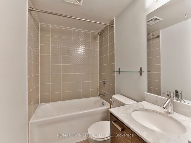 507E - 36 Lisgar St