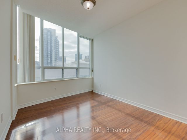 2808 - 18 Spring Garden Ave