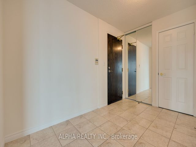 2808 - 18 Spring Garden Ave