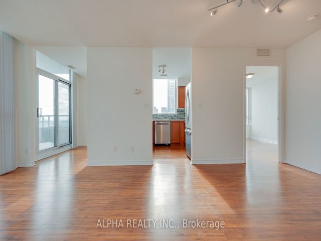 2808 - 18 Spring Garden Ave
