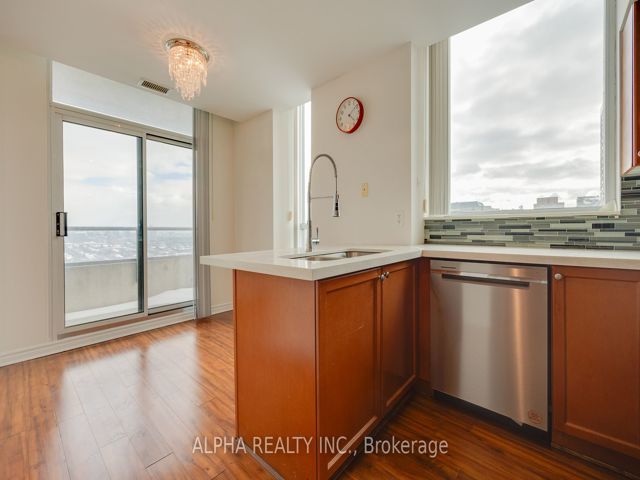 2808 - 18 Spring Garden Ave
