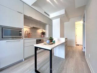 404 - 185 Alberta Ave