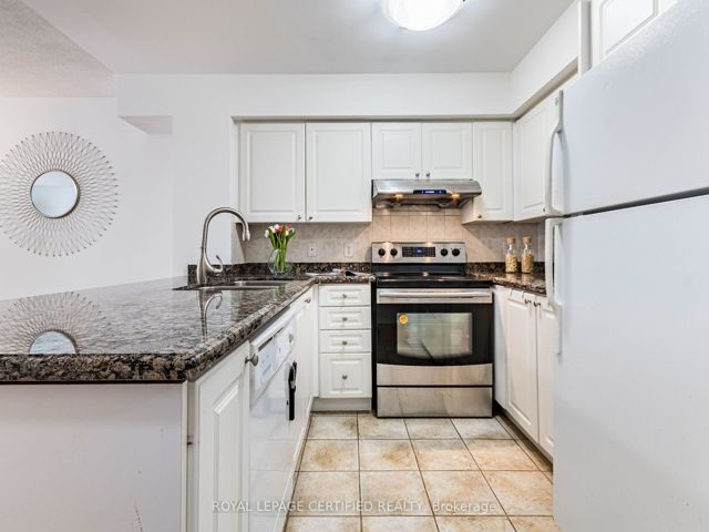 6 - 55 Cedarcroft Blvd