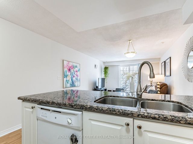 6 - 55 Cedarcroft Blvd