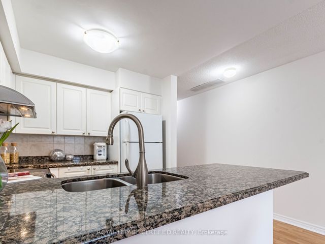 6 - 55 Cedarcroft Blvd