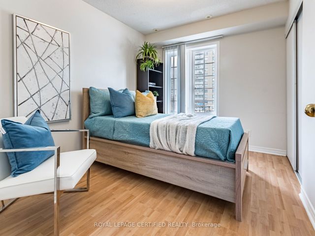 6 - 55 Cedarcroft Blvd