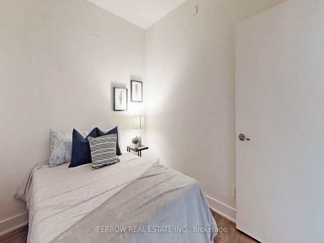 303 - 188 Fairview Mall Dr
