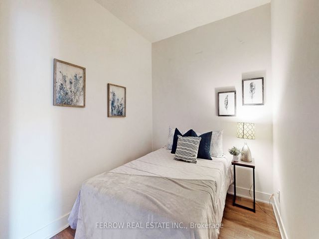 303 - 188 Fairview Mall Dr