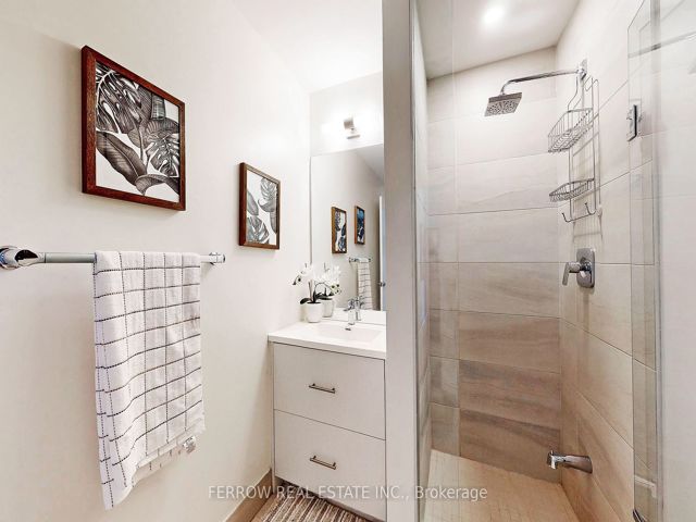 303 - 188 Fairview Mall Dr
