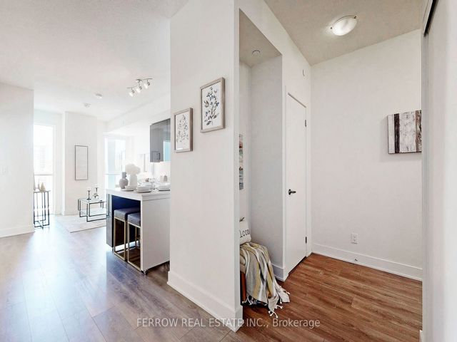 303 - 188 Fairview Mall Dr