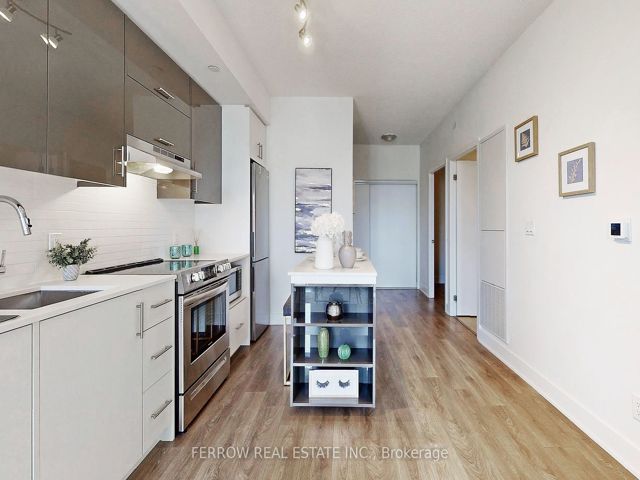 303 - 188 Fairview Mall Dr