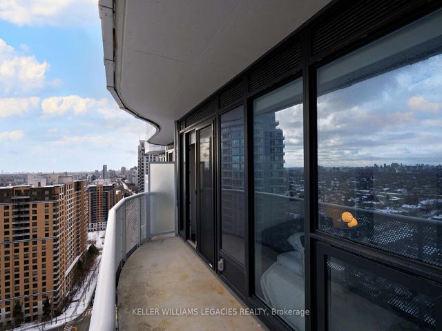 2109 - 15 Holmes Ave
