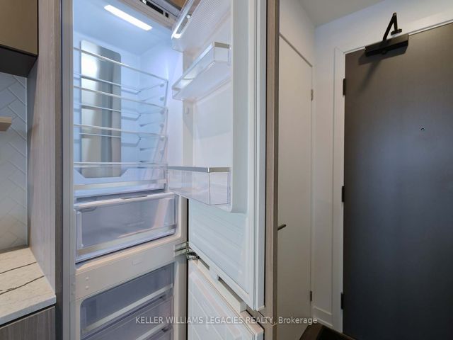 2109 - 15 Holmes Ave