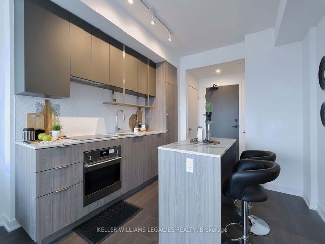 2109 - 15 Holmes Ave