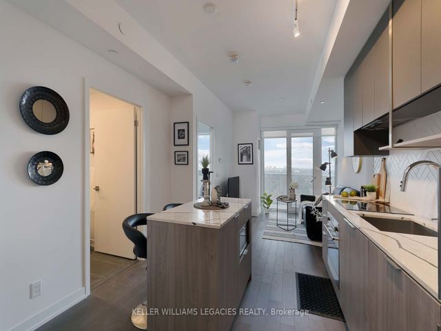 2109 - 15 Holmes Ave