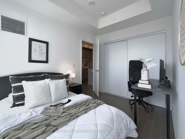 2109 - 15 Holmes Ave