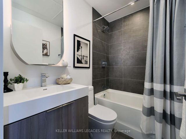 2109 - 15 Holmes Ave