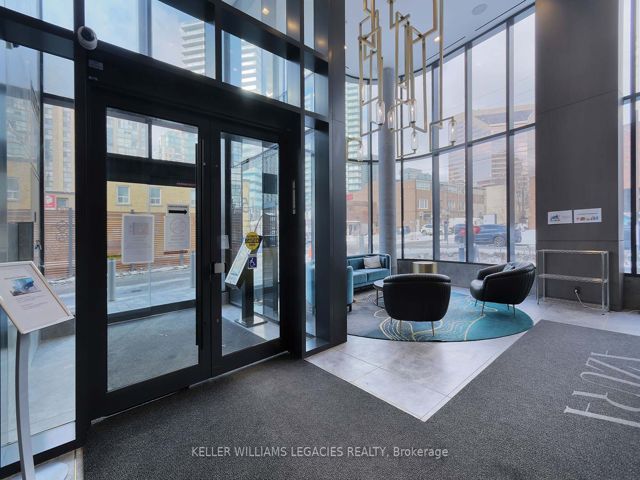 2109 - 15 Holmes Ave