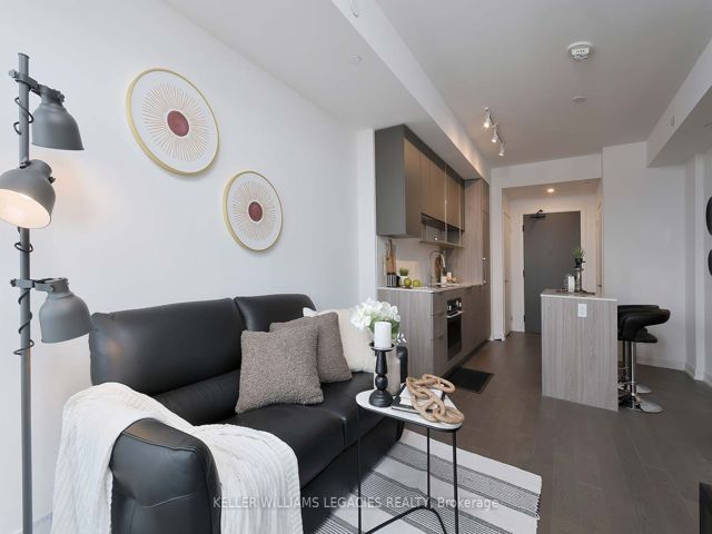2109 - 15 Holmes Ave