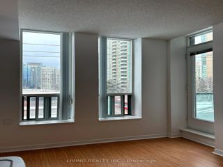 302 - 22 Olive Ave