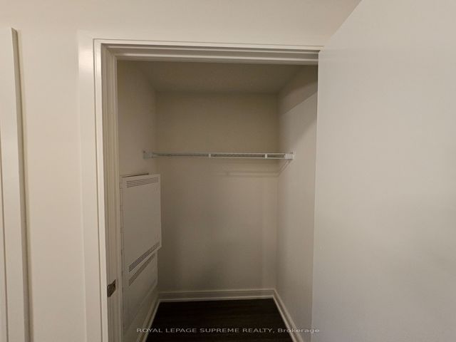 308 - 425 Front St E