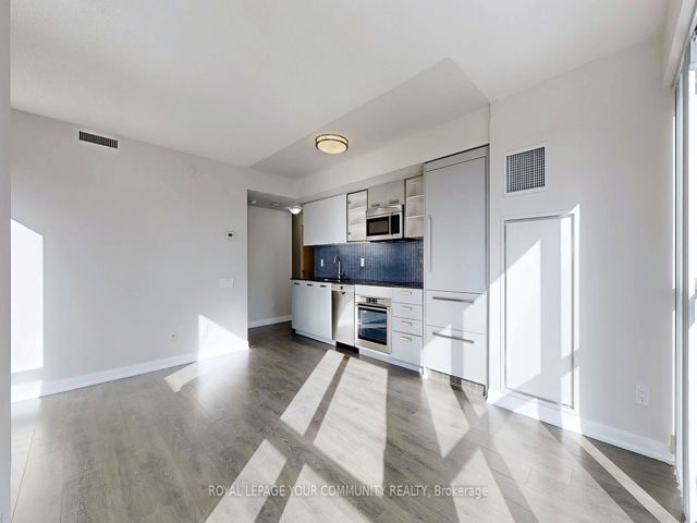 1012 - 5162 Yonge St