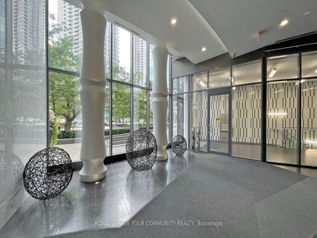 1012 - 5162 Yonge St