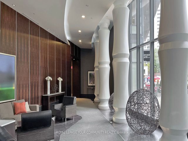 1012 - 5162 Yonge St