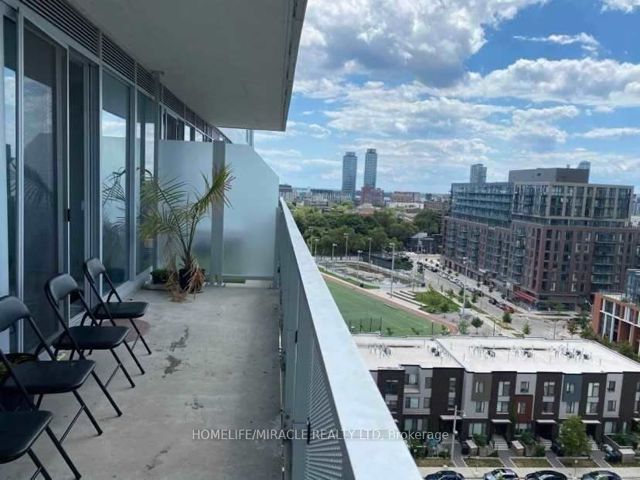 1002 - 20 Tubman Ave