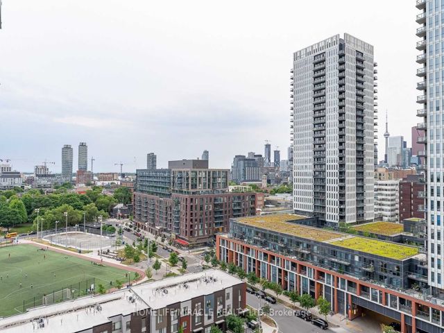 1002 - 20 Tubman Ave