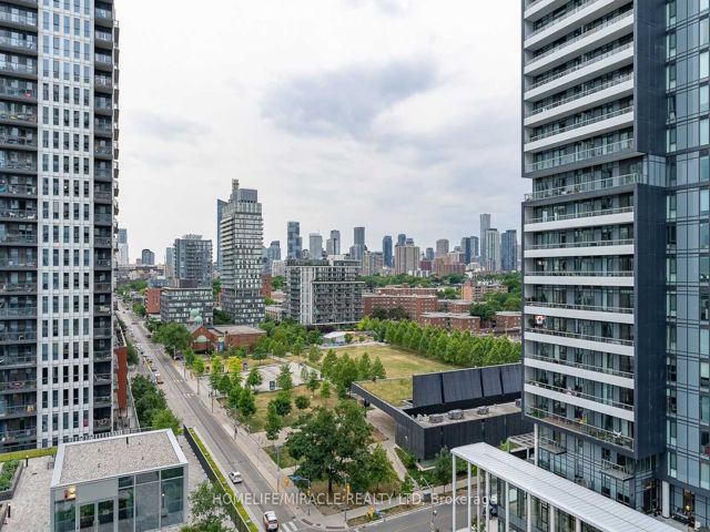 1002 - 20 Tubman Ave
