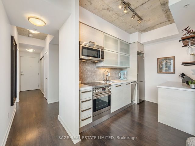 301 - 1205 Queen St W